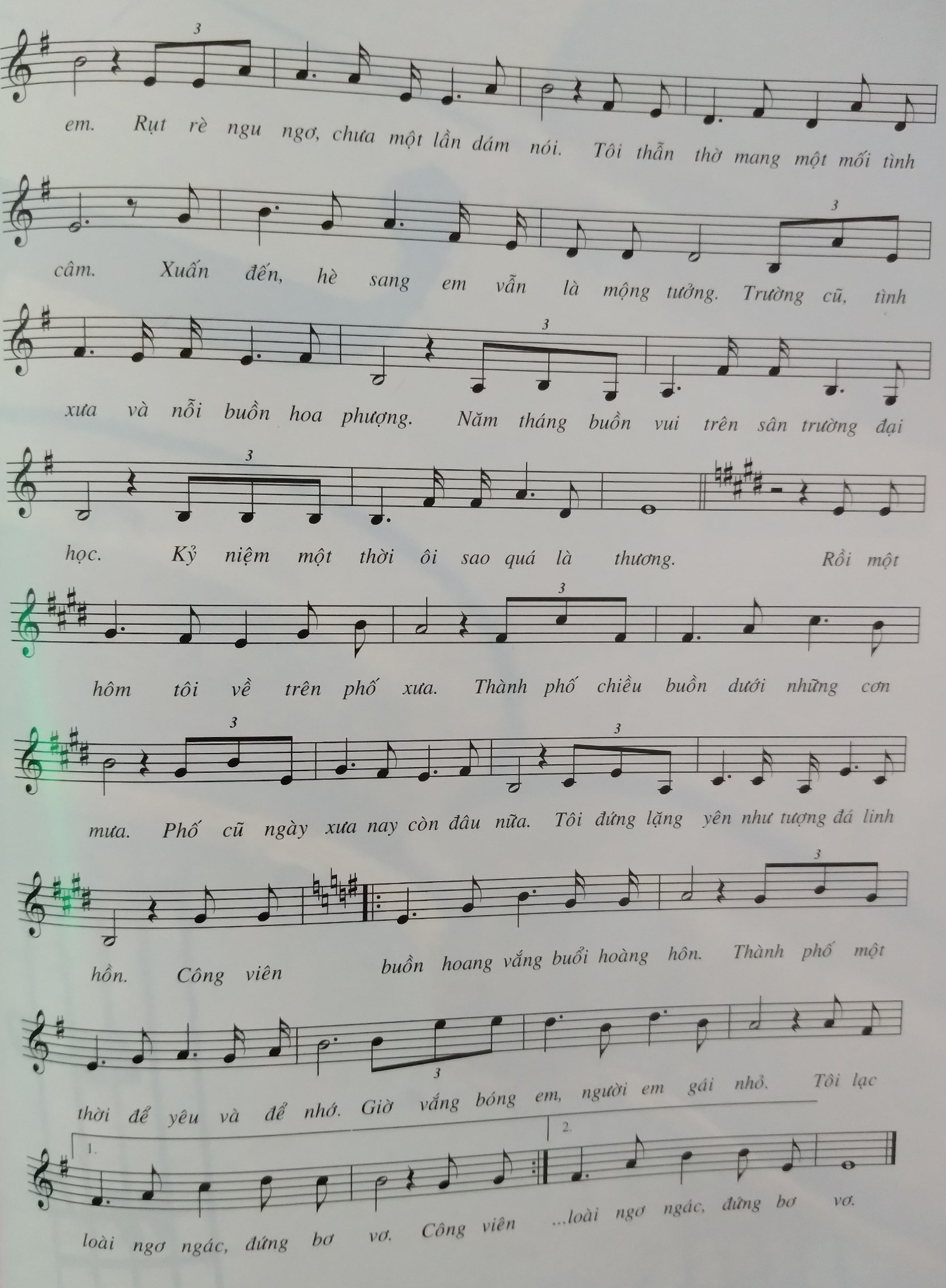 Sheet nhạc Về trên phố xưa - Trang 2